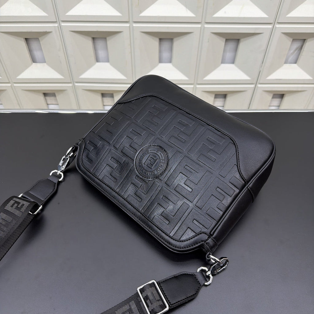 New Fashion  Leather Men's BagsXC052025120902