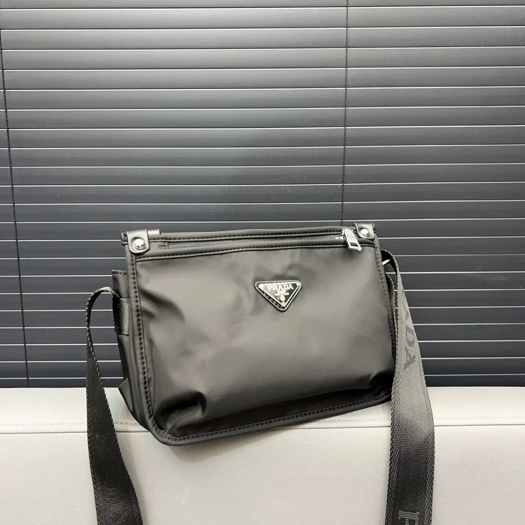 New fashion men's versatile crossbody bag 1024011011