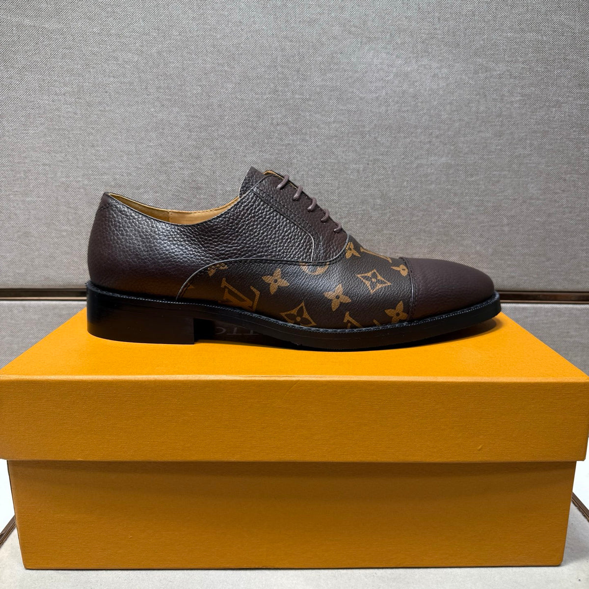 New Handmade V men's Dress ShoesXC052025121502