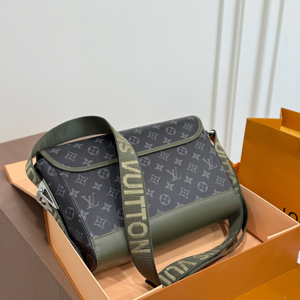 New Handmade Leather Men's BagsXC052026090904